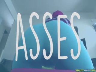 Boobs vs Asses 2