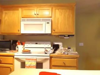 Blonde in the kitchen Webcam clip - Access TubCams.com